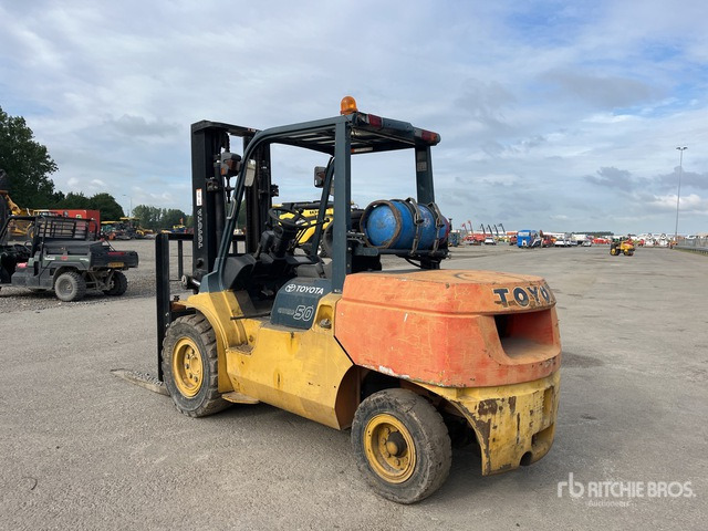 2006 Toyota 02 - 7FGA50 Forklift - Forklift: picture 4 2006 Toyota 02 - 7FGA50 Forklift - Forklift: picture 4