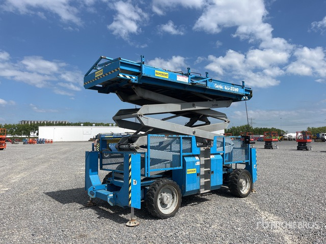 2007 Genie GS-3390 4x4 Diesel Scissor Lift - Scissor lift: picture 3 2007 Genie GS-3390 4x4 Diesel Scissor Lift - Scissor lift: picture 3