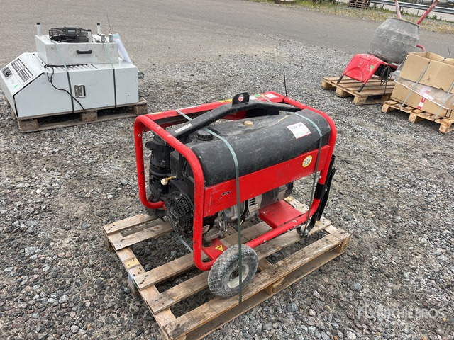 2014 Sdmo Perform 6500 XL Rental Equipment Generator Set - Generator set: picture 2 2014 Sdmo Perform 6500 XL Rental Equipment Generator Set - Generator set: picture 2