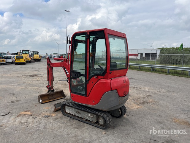2014 Yanmar Sv15 Mini Excavator: <6.6t - Mini excavator: picture 3 2014 Yanmar Sv15 Mini Excavator: <6.6t - Mini excavator: picture 3
