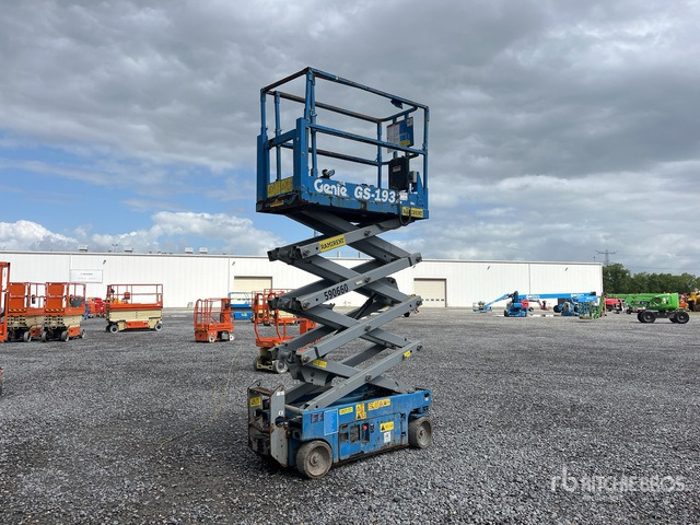 2015 Genie GS-1932 Electric Scissor Lift - Scissor lift: picture 4 2015 Genie GS-1932 Electric Scissor Lift - Scissor lift: picture 4