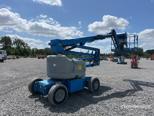 2016 Genie Z-45/25J 2WD Electric Articulating Boom Lift - Articulated boom: picture 1 2016 Genie Z-45/25J 2WD Electric Articulating Boom Lift - Articulated boom: picture 1