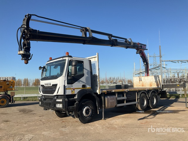 2017 Iveco Trakker 360 2017 Palfinger on 6x4 Flatbed Truck with Crane - Other machinery: picture 2 2017 Iveco Trakker 360 2017 Palfinger on 6x4 Flatbed Truck with Crane - Other machinery: picture 2