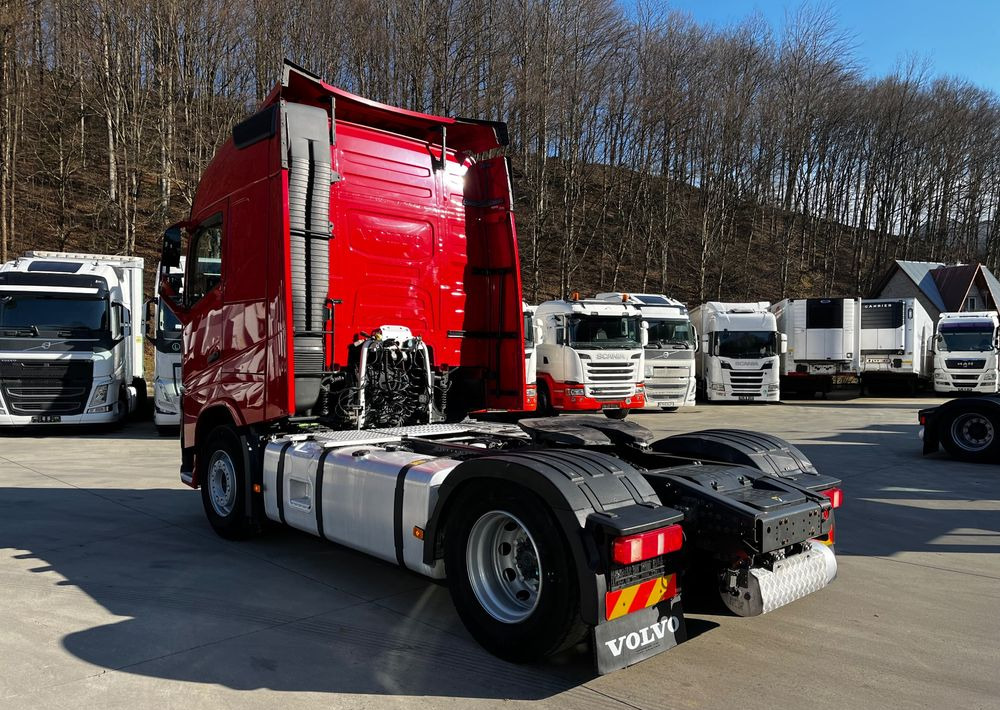 Volvo FH // Standard // 2018 // Duże zbiorniki // Klima postojowa // Radary // Idealny ! - Tractor unit: picture 5 Volvo FH // Standard // 2018 // Duże zbiorniki // Klima postojowa // Radary // Idealny ! - Tractor unit: picture 5