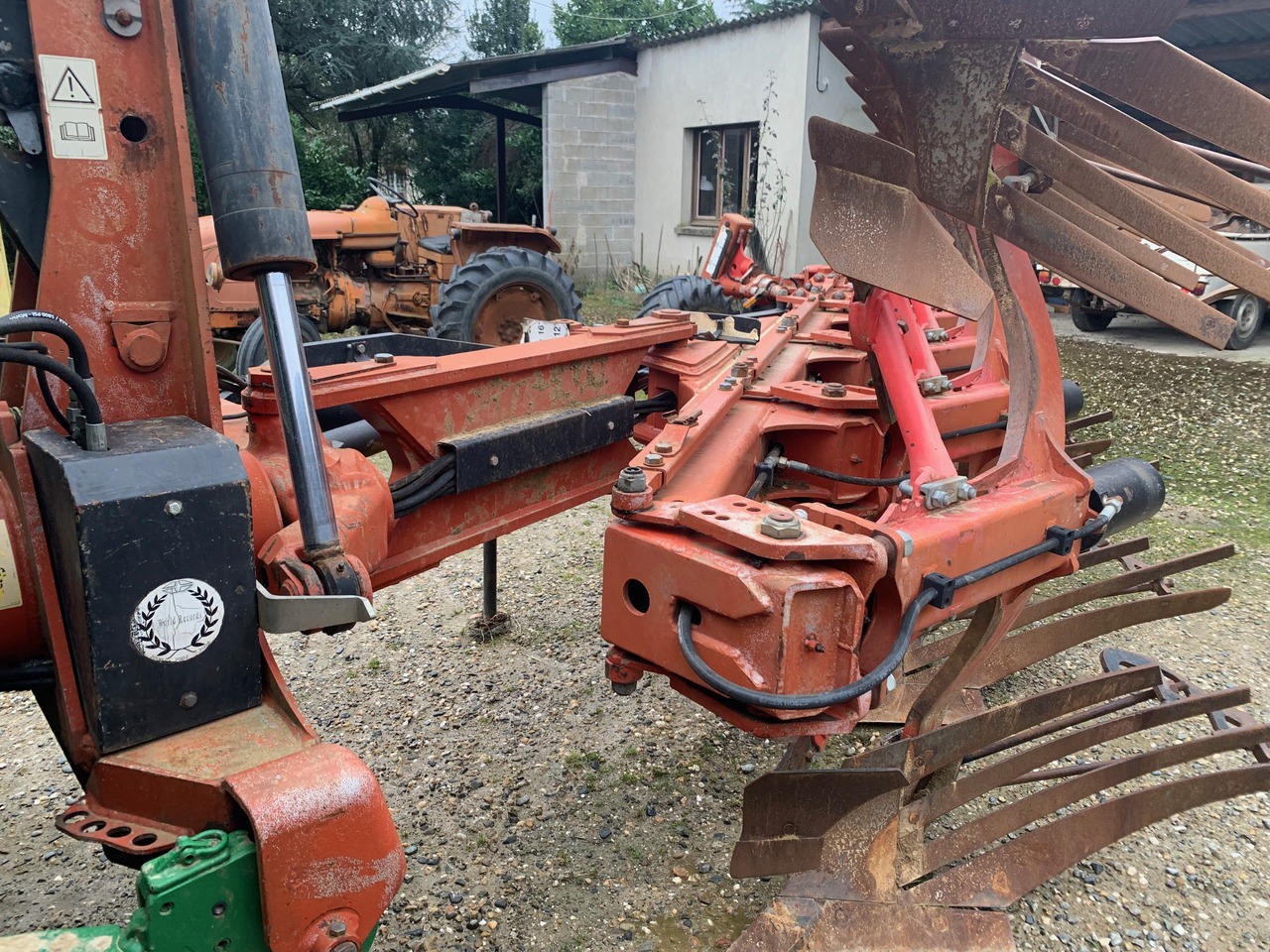 Gregoire Besson Type RW Y9 - Agricultural machinery: picture 1 Gregoire Besson Type RW Y9 - Agricultural machinery: picture 1
