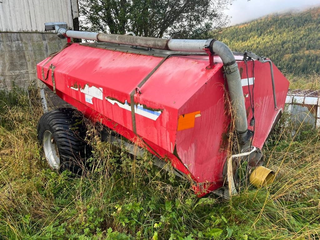 GB 4.8 Guffen Fertilizer Spreader - Slurry tanker: picture 2 GB 4.8 Guffen Fertilizer Spreader - Slurry tanker: picture 2
