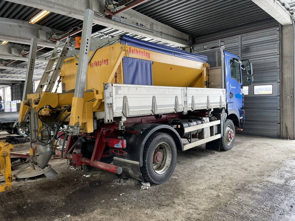 Tipper MAN TGM 13.290 4x4: picture 10