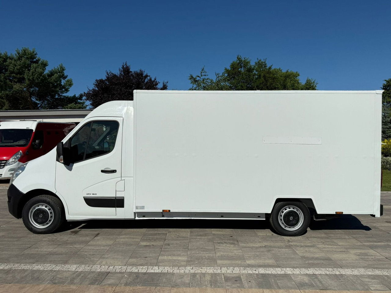 Renault Master Kontener niskopodłogowy Rampa najazdowa Sprowadzony Zarej - Other machinery: picture 5 Renault Master Kontener niskopodłogowy Rampa najazdowa Sprowadzony Zarej - Other machinery: picture 5