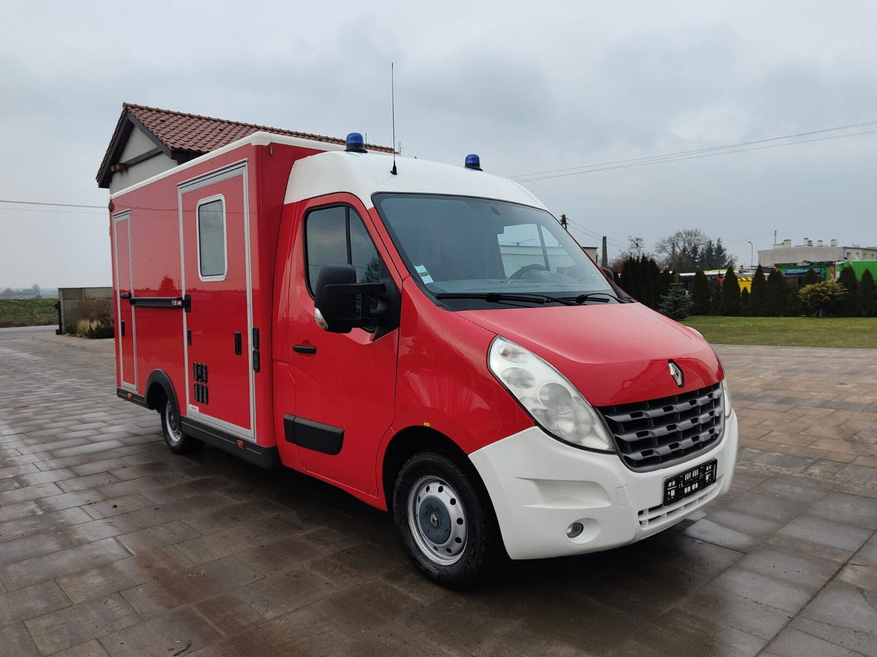 Renault Master Karetka Ambulans pogotowie kontenerowe Kamper - Ambulance: picture 1 Renault Master Karetka Ambulans pogotowie kontenerowe Kamper - Ambulance: picture 1