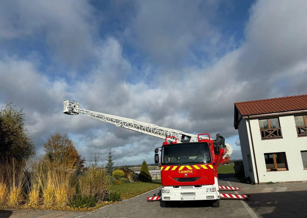 Renault Midlum 210 - Fire truck: picture 1 Renault Midlum 210 - Fire truck: picture 1