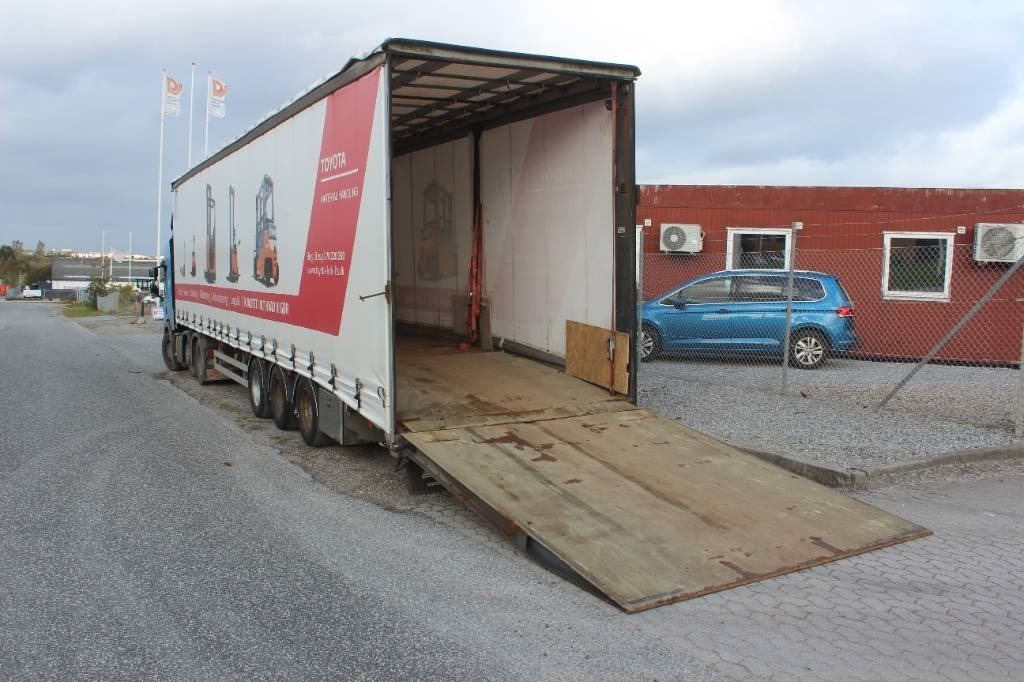 AMT GA300 3 akslet mega-gardintrailer m. rampe i bag - Curtainsider semi-trailer: picture 3 AMT GA300 3 akslet mega-gardintrailer m. rampe i bag - Curtainsider semi-trailer: picture 3
