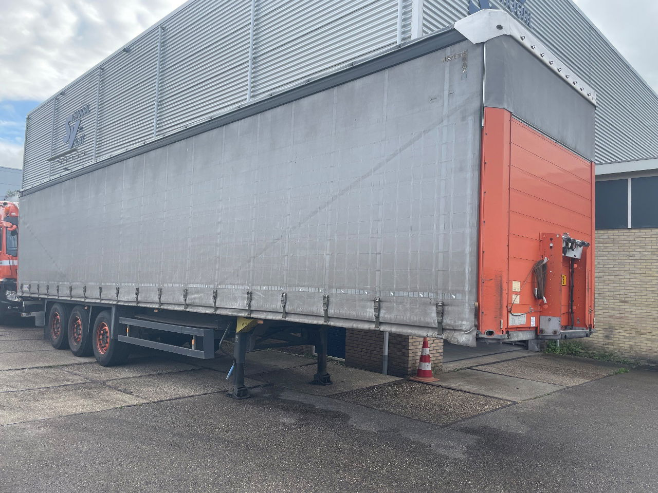 Diversen Sliding tarp tautliner sliding roof coil - Curtainsider semi-trailer: picture 1 Diversen Sliding tarp tautliner sliding roof coil - Curtainsider semi-trailer: picture 1