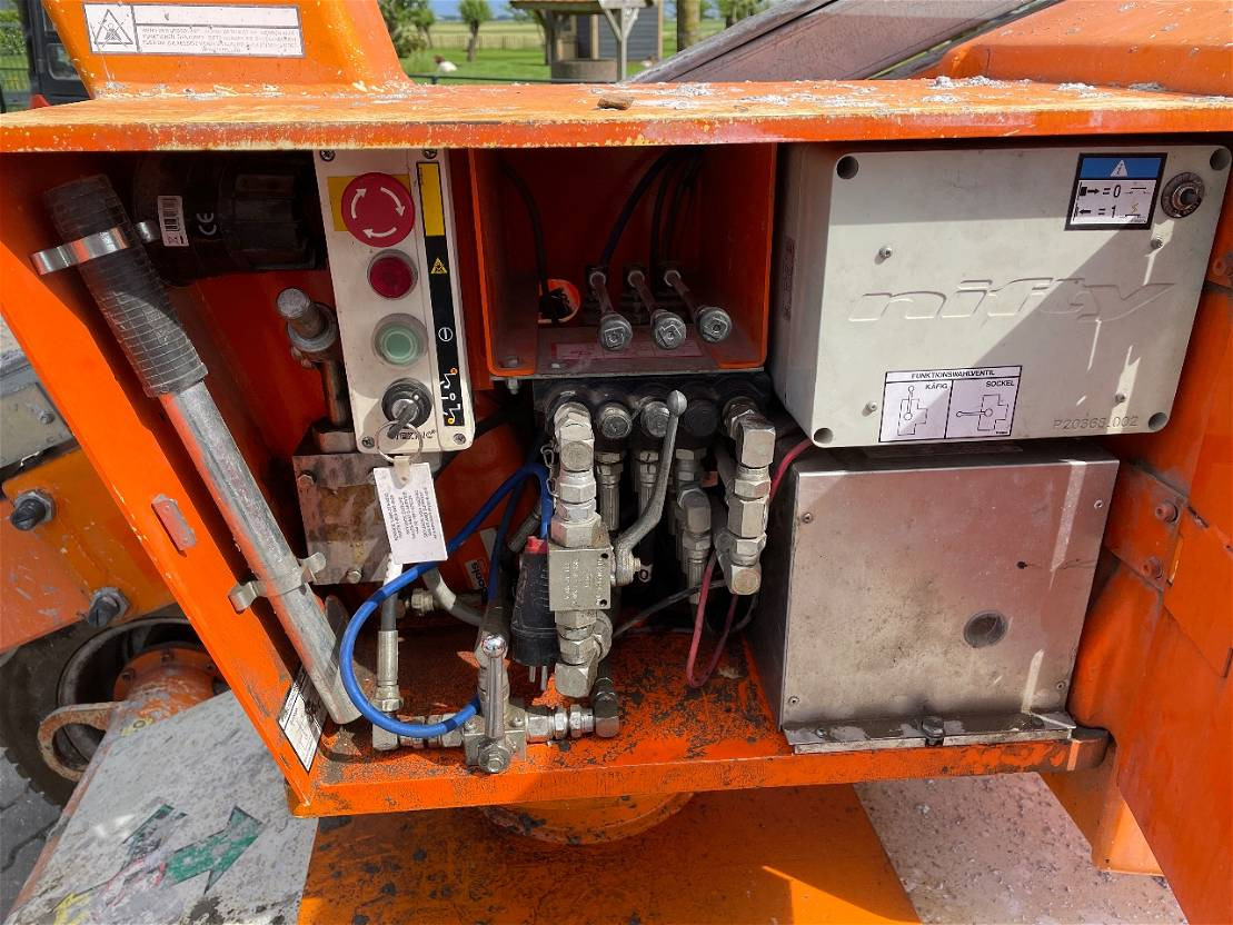 Niftylift HR12 NE - Articulated boom: picture 5 Niftylift HR12 NE - Articulated boom: picture 5