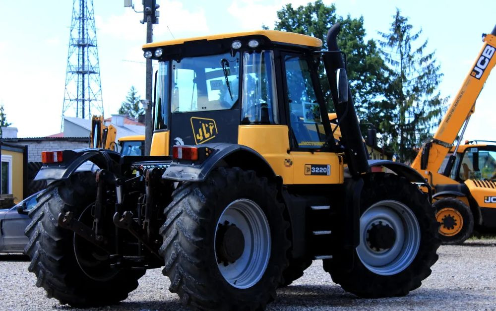 JCB Fastrac 3220 - Farm tractor: picture 3 JCB Fastrac 3220 - Farm tractor: picture 3