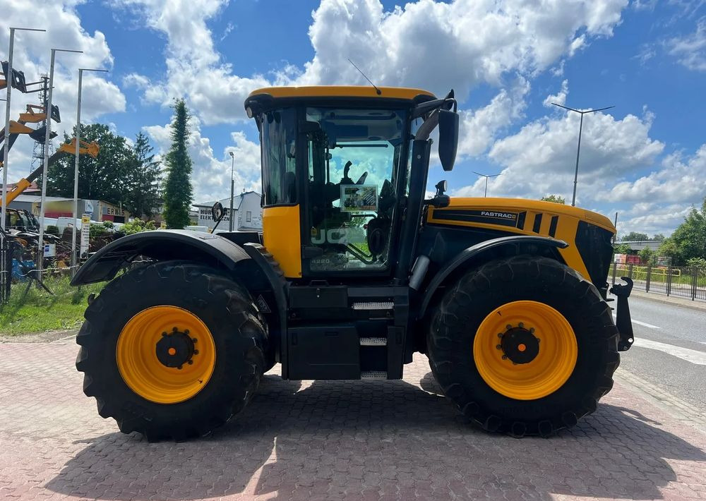 JCB Fastrac 4220 - Farm tractor: picture 4 JCB Fastrac 4220 - Farm tractor: picture 4