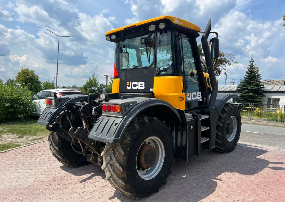 JCB JCB Fastrac 3230 Xtra - Farm tractor: picture 5 JCB JCB Fastrac 3230 Xtra - Farm tractor: picture 5