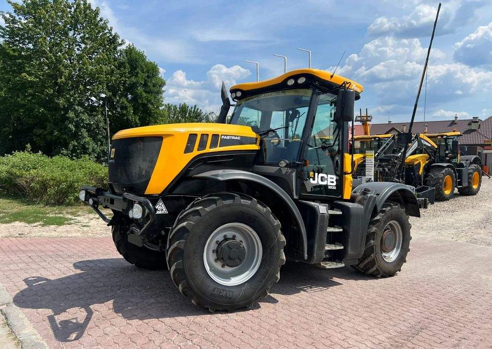 JCB JCB Fastrac 3230 Xtra - Farm tractor: picture 1 JCB JCB Fastrac 3230 Xtra - Farm tractor: picture 1