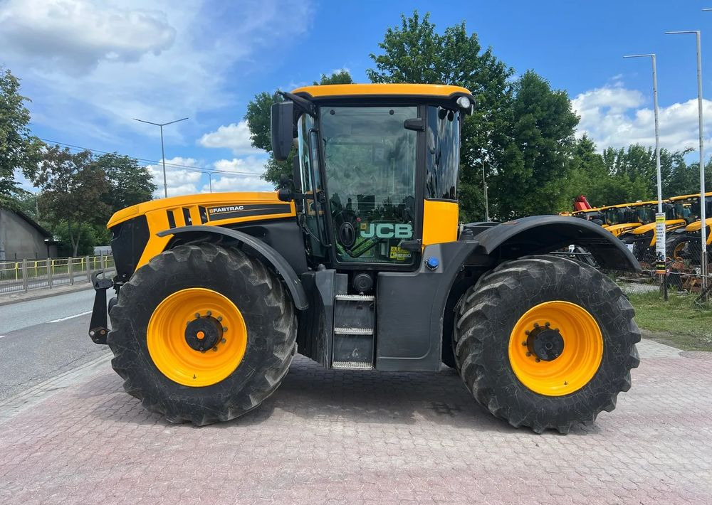 JCB JCB Fastrac 4220 - Farm tractor: picture 2 JCB JCB Fastrac 4220 - Farm tractor: picture 2