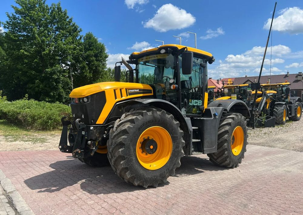 JCB JCB Fastrac 4220 - Farm tractor: picture 1 JCB JCB Fastrac 4220 - Farm tractor: picture 1