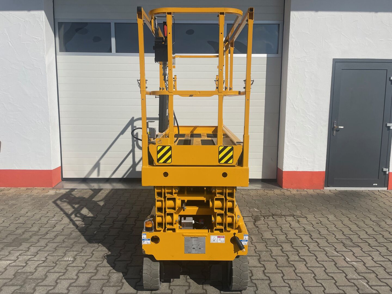 Haulotte Compact 10N - Scissor lift: picture 3 Haulotte Compact 10N - Scissor lift: picture 3