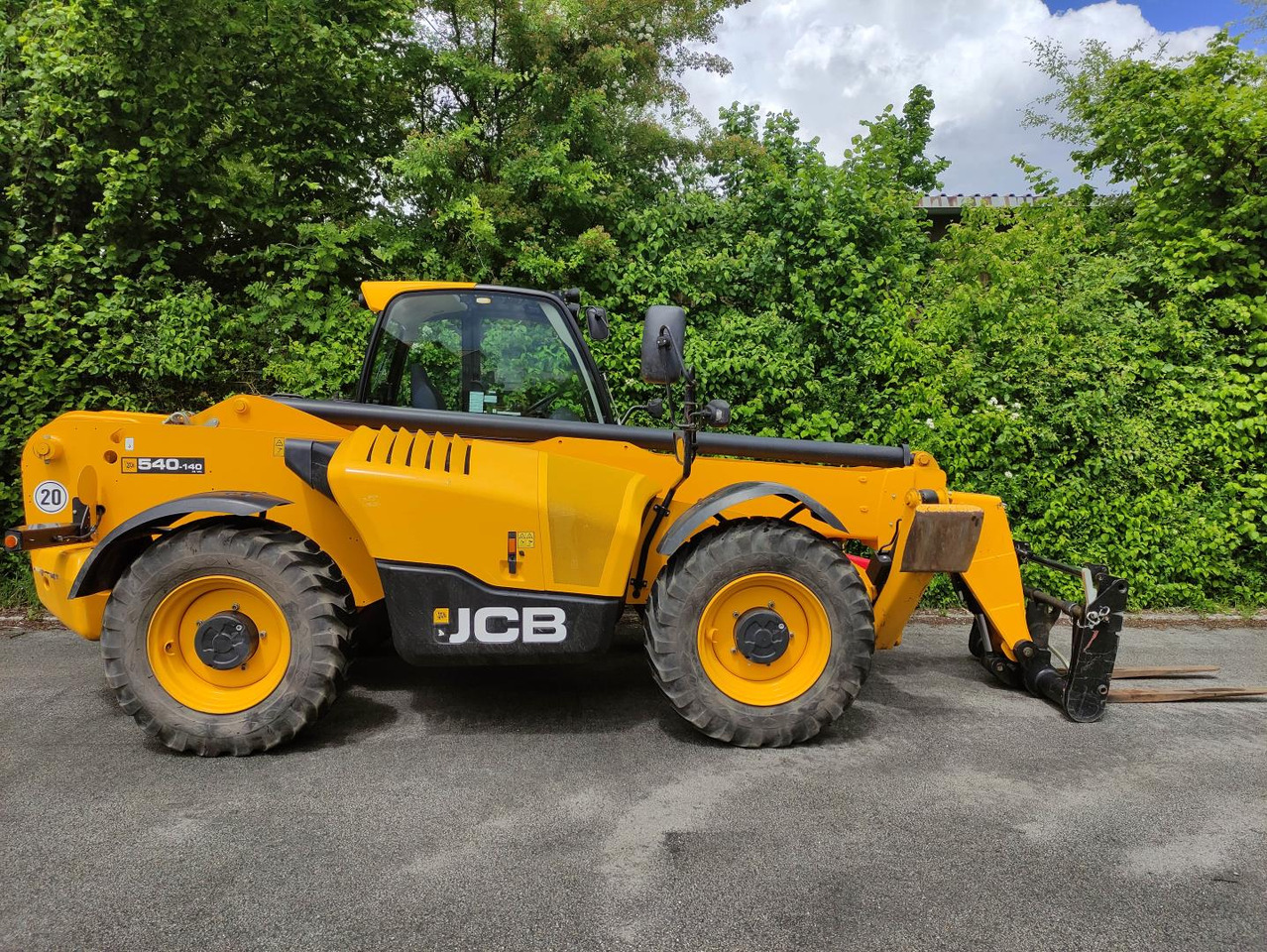 JCB 540V140 Hi Viz - Telescopic handler: picture 2 JCB 540V140 Hi Viz - Telescopic handler: picture 2
