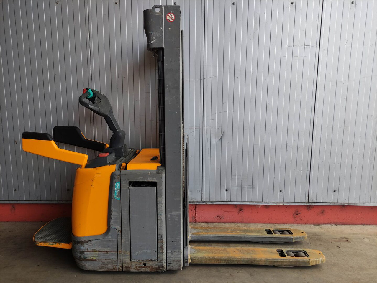 Jungheinrich ERC214Z - Stacker: picture 2 Jungheinrich ERC214Z - Stacker: picture 2