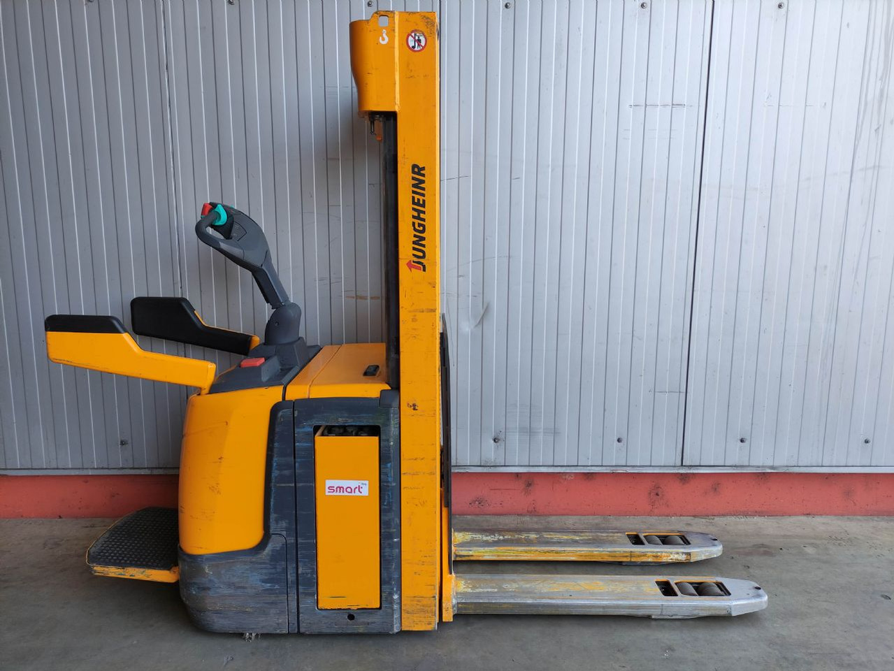 Jungheinrich ERC214Z - Stacker: picture 2 Jungheinrich ERC214Z - Stacker: picture 2