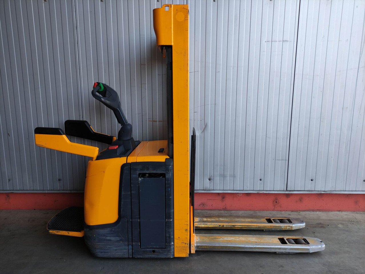 Jungheinrich ERC214Z - Stacker: picture 2 Jungheinrich ERC214Z - Stacker: picture 2