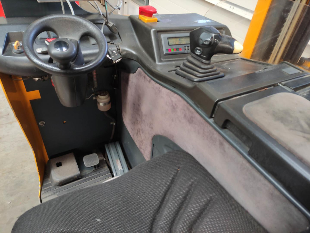 Jungheinrich ETV 214 - Reach truck: picture 5 Jungheinrich ETV 214 - Reach truck: picture 5