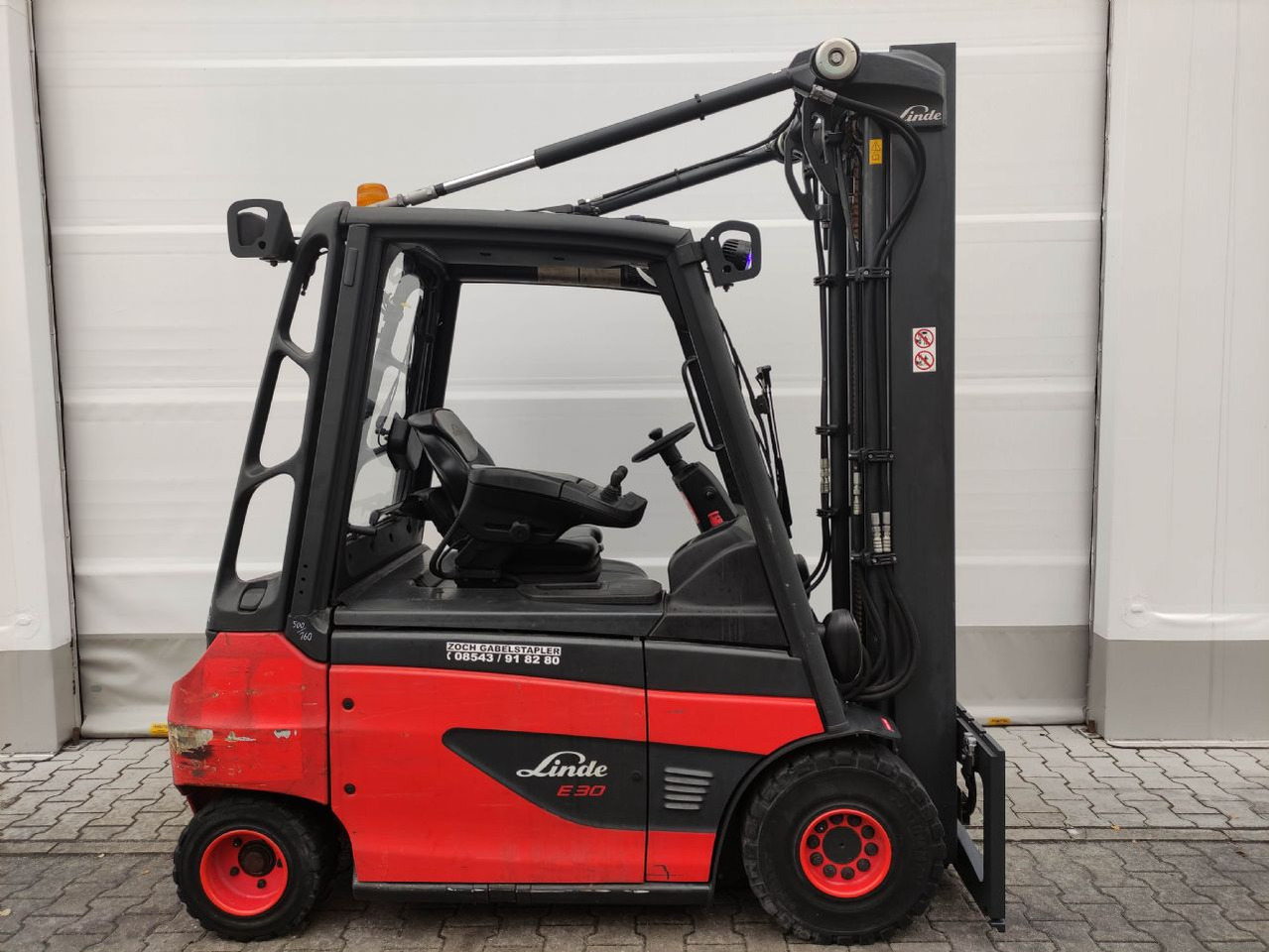 Linde E30-01-387 - Electric forklift: picture 2 Linde E30-01-387 - Electric forklift: picture 2