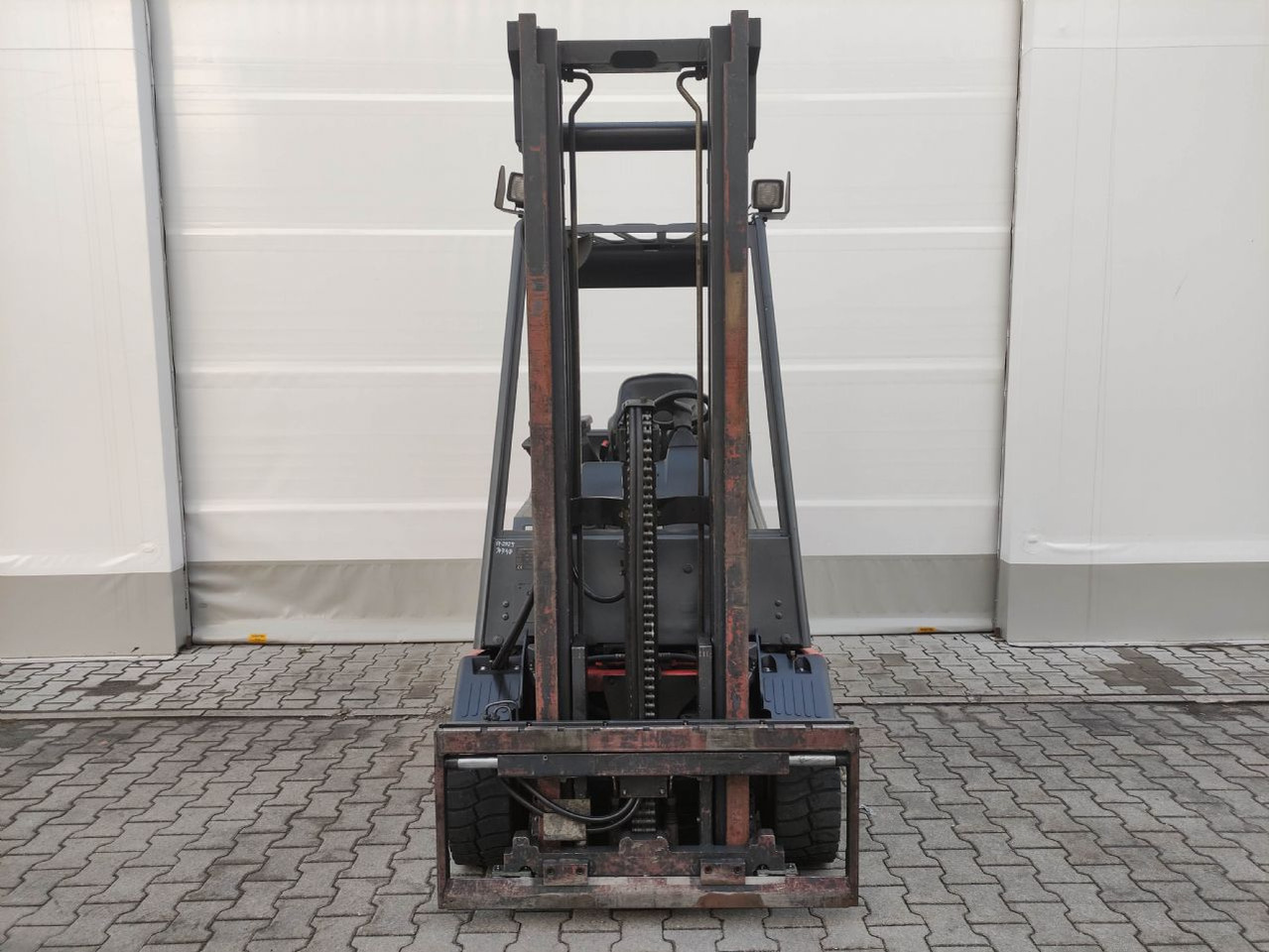 Linde E30-336-03 (LACK NEU) - Electric forklift: picture 3 Linde E30-336-03 (LACK NEU) - Electric forklift: picture 3