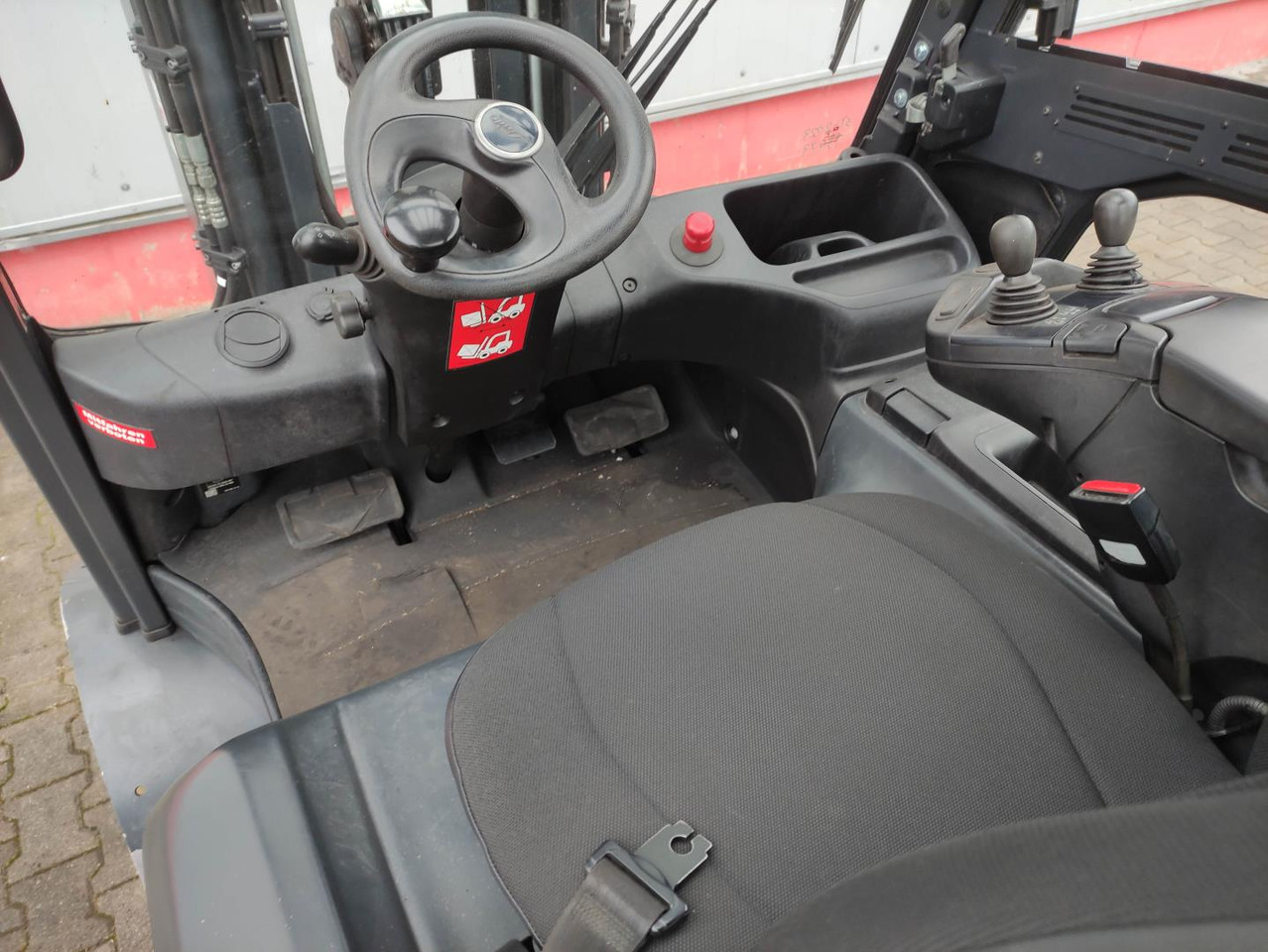 Linde E50HL-01-600 - Electric forklift: picture 5 Linde E50HL-01-600 - Electric forklift: picture 5