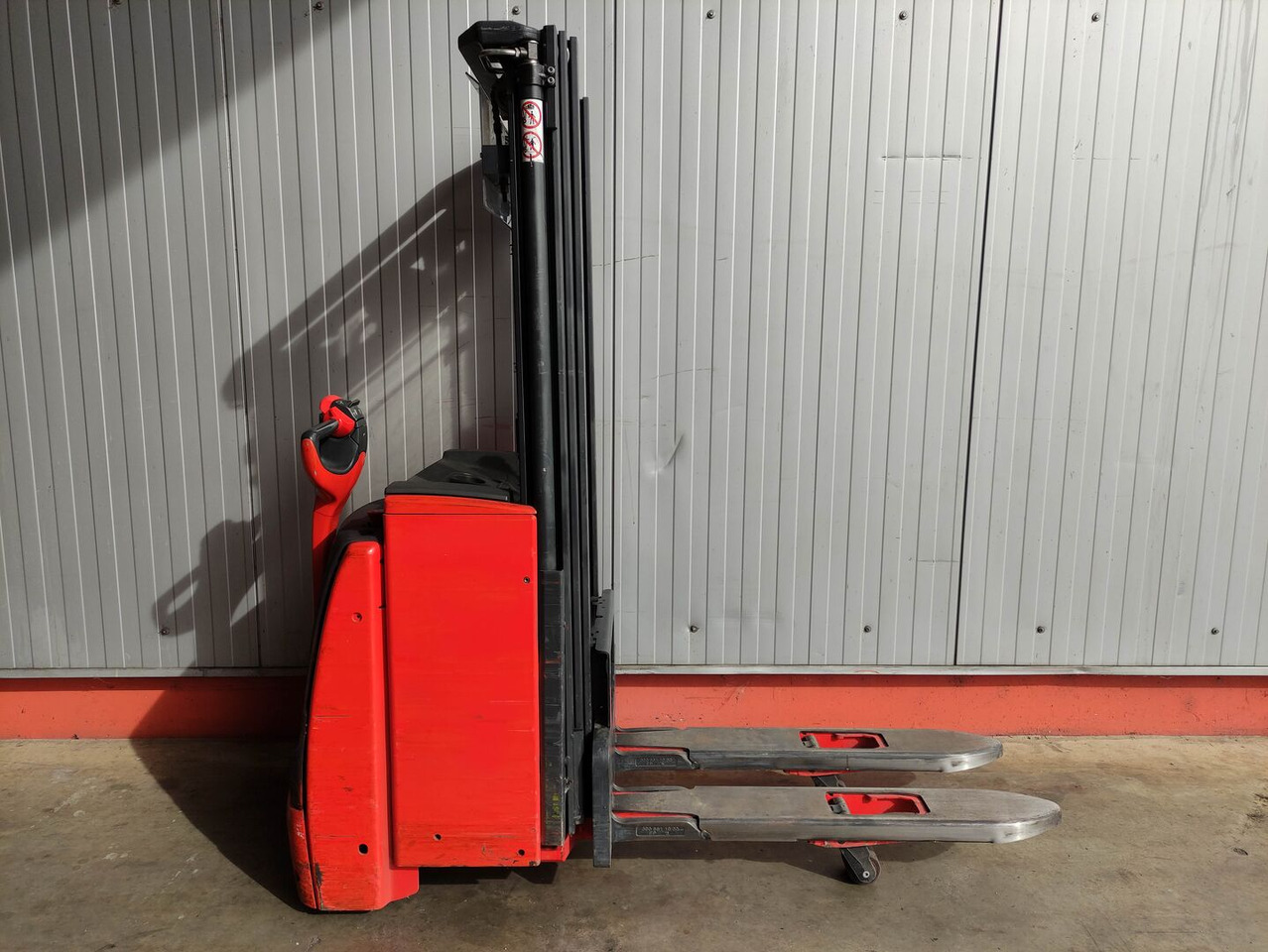 Linde L14-1173 - Stacker: picture 2 Linde L14-1173 - Stacker: picture 2