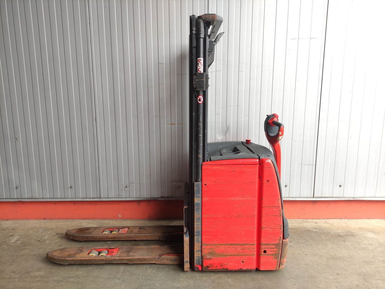 Linde L14-1173 - Stacker: picture 1 Linde L14-1173 - Stacker: picture 1
