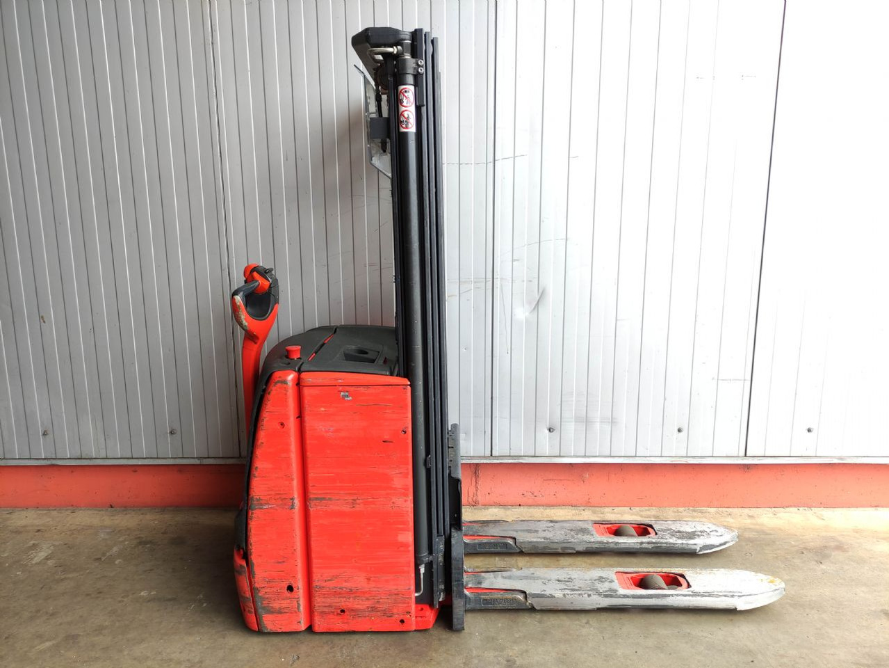 Linde L16-1173 - Stacker: picture 2 Linde L16-1173 - Stacker: picture 2