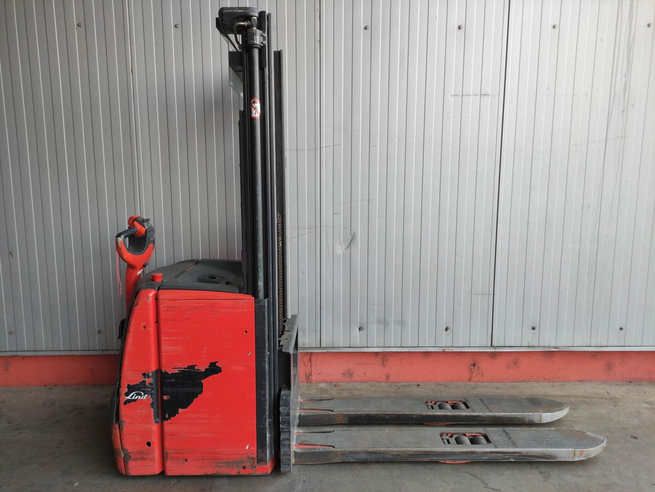Linde L20i-1173 - Stacker: picture 2 Linde L20i-1173 - Stacker: picture 2