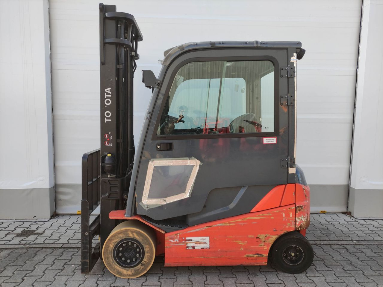 Toyota 8FBMKT25 - Electric forklift: picture 1 Toyota 8FBMKT25 - Electric forklift: picture 1