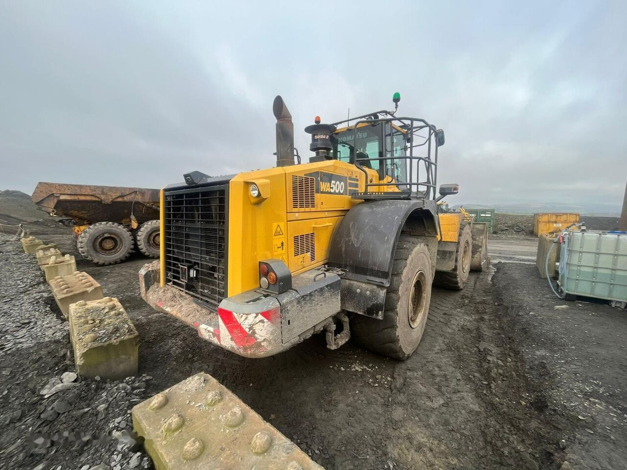 Komatsu WA500-7 - Wheel loader: picture 5 Komatsu WA500-7 - Wheel loader: picture 5