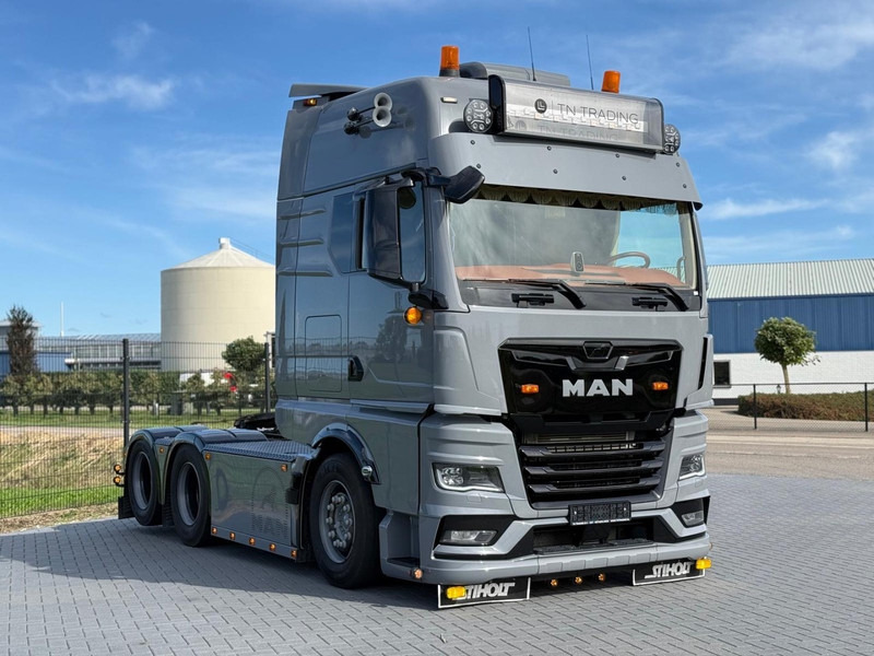 MAN 28.510 VOLLUCHT, SHOW, INTERIEUR, LAGE KILOMETER, WIELBASIS 310. - Tractor unit: picture 1 MAN 28.510 VOLLUCHT, SHOW, INTERIEUR, LAGE KILOMETER, WIELBASIS 310. - Tractor unit: picture 1