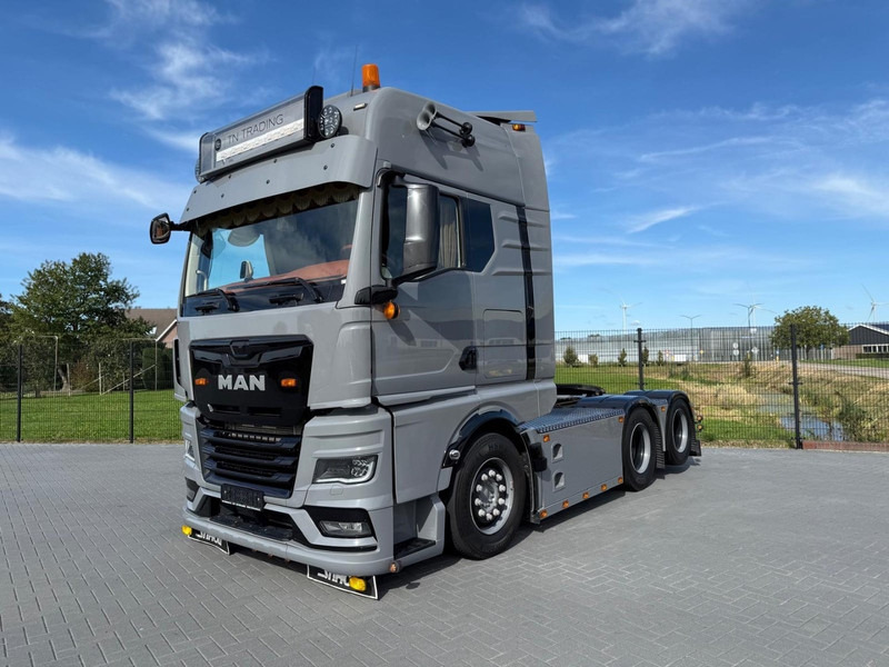 MAN 28.510 VOLLUCHT, SHOW, INTERIEUR, LAGE KILOMETER, WIELBASIS 310. - Tractor unit: picture 3 MAN 28.510 VOLLUCHT, SHOW, INTERIEUR, LAGE KILOMETER, WIELBASIS 310. - Tractor unit: picture 3
