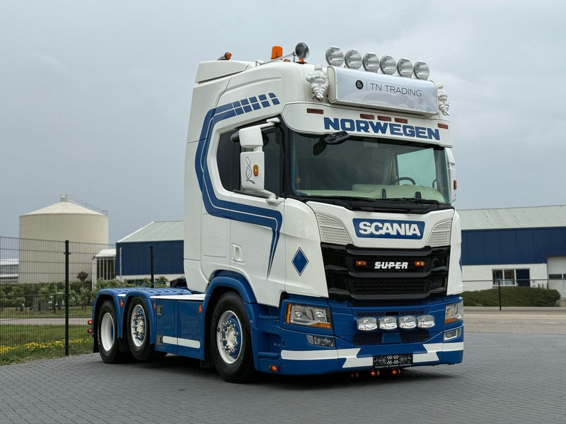 Scania R450 SHOW TRUCK, INTERIOR, STEERING, RETARDER, 570.000 KM. - Tractor unit: picture 1 Scania R450 SHOW TRUCK, INTERIOR, STEERING, RETARDER, 570.000 KM. - Tractor unit: picture 1