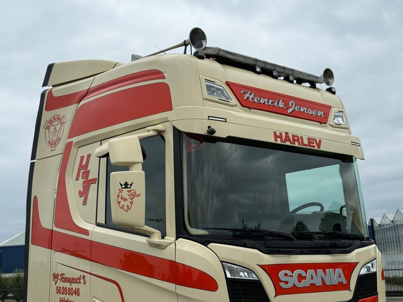 Scania R500 2.95 WB, VOLLUCHT, PTO VOORBEREID, LEER, INTERIEUR. - Tractor unit: picture 2 Scania R500 2.95 WB, VOLLUCHT, PTO VOORBEREID, LEER, INTERIEUR. - Tractor unit: picture 2