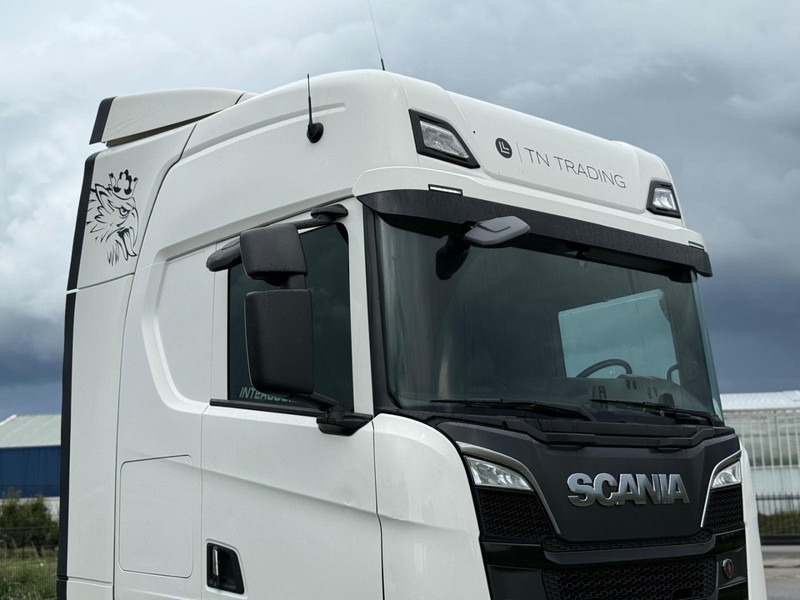 Scania R520A6X2/4NB 6X2/4, LEATHER, RETARDER, 2X TANK, TOP. - Tractor unit: picture 3 Scania R520A6X2/4NB 6X2/4, LEATHER, RETARDER, 2X TANK, TOP. - Tractor unit: picture 3