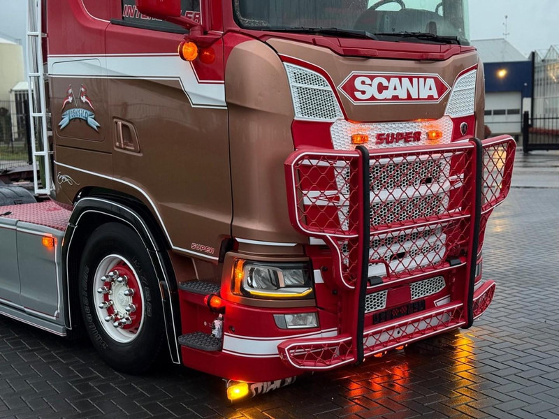 Scania S500 SHOW, FULL AIR, LEATHER, TOP CONDITIE, STEERING PUSHER. - Tractor unit: picture 4 Scania S500 SHOW, FULL AIR, LEATHER, TOP CONDITIE, STEERING PUSHER. - Tractor unit: picture 4