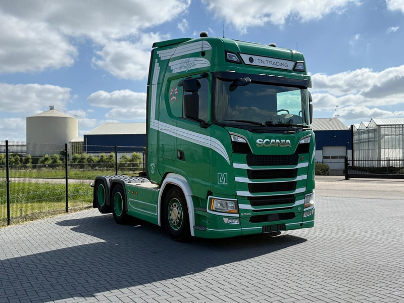 Scania S520 V8 NGS NO EGR, 2.95WB, FULL SPOILER, RETARDER, FULL AIR. - Tractor unit: picture 2 Scania S520 V8 NGS NO EGR, 2.95WB, FULL SPOILER, RETARDER, FULL AIR. - Tractor unit: picture 2