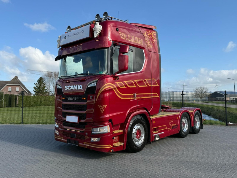 Scania S650 V8 NGS FULL AIR, SHOW, INTERIOR, ALCOA, HYDRAULIC/PTO. - Tractor unit: picture 1 Scania S650 V8 NGS FULL AIR, SHOW, INTERIOR, ALCOA, HYDRAULIC/PTO. - Tractor unit: picture 1