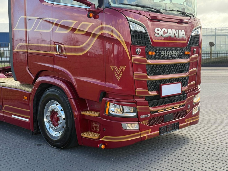 Scania S650 V8 NGS FULL AIR, SHOW, INTERIOR, ALCOA, HYDRAULIC/PTO. - Tractor unit: picture 5 Scania S650 V8 NGS FULL AIR, SHOW, INTERIOR, ALCOA, HYDRAULIC/PTO. - Tractor unit: picture 5