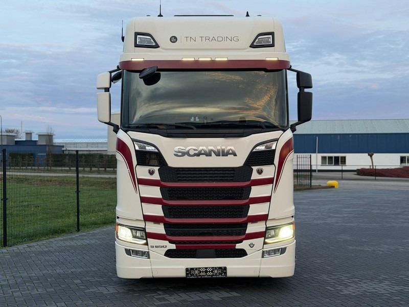 Scania S650 V8 NGS HYDRAULIEK, 3.35WB, VOLLUCHT, ALCOA, KING OF THE ROAD. - Tractor unit: picture 2 Scania S650 V8 NGS HYDRAULIEK, 3.35WB, VOLLUCHT, ALCOA, KING OF THE ROAD. - Tractor unit: picture 2