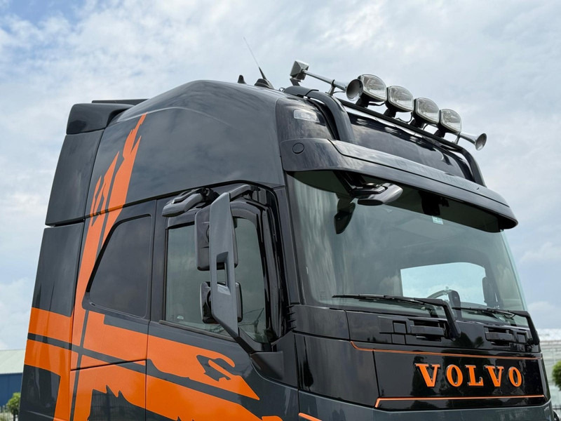 Volvo FH 13.500XL RETARDER, I-PARK COOL, 2 TANKS, XENON, SHOWTRUCK! - Tractor unit: picture 3 Volvo FH 13.500XL RETARDER, I-PARK COOL, 2 TANKS, XENON, SHOWTRUCK! - Tractor unit: picture 3