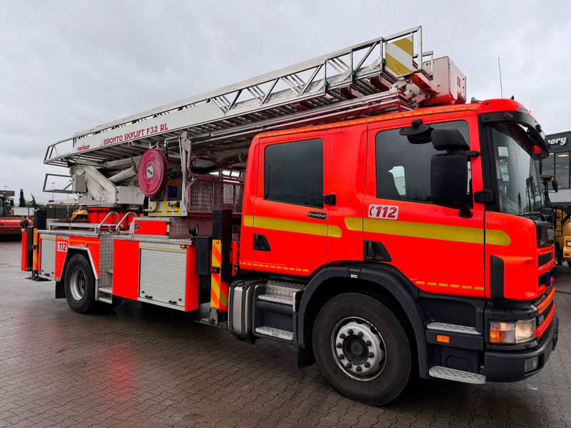 Scania P94G310 - Fire truck: picture 2 Scania P94G310 - Fire truck: picture 2